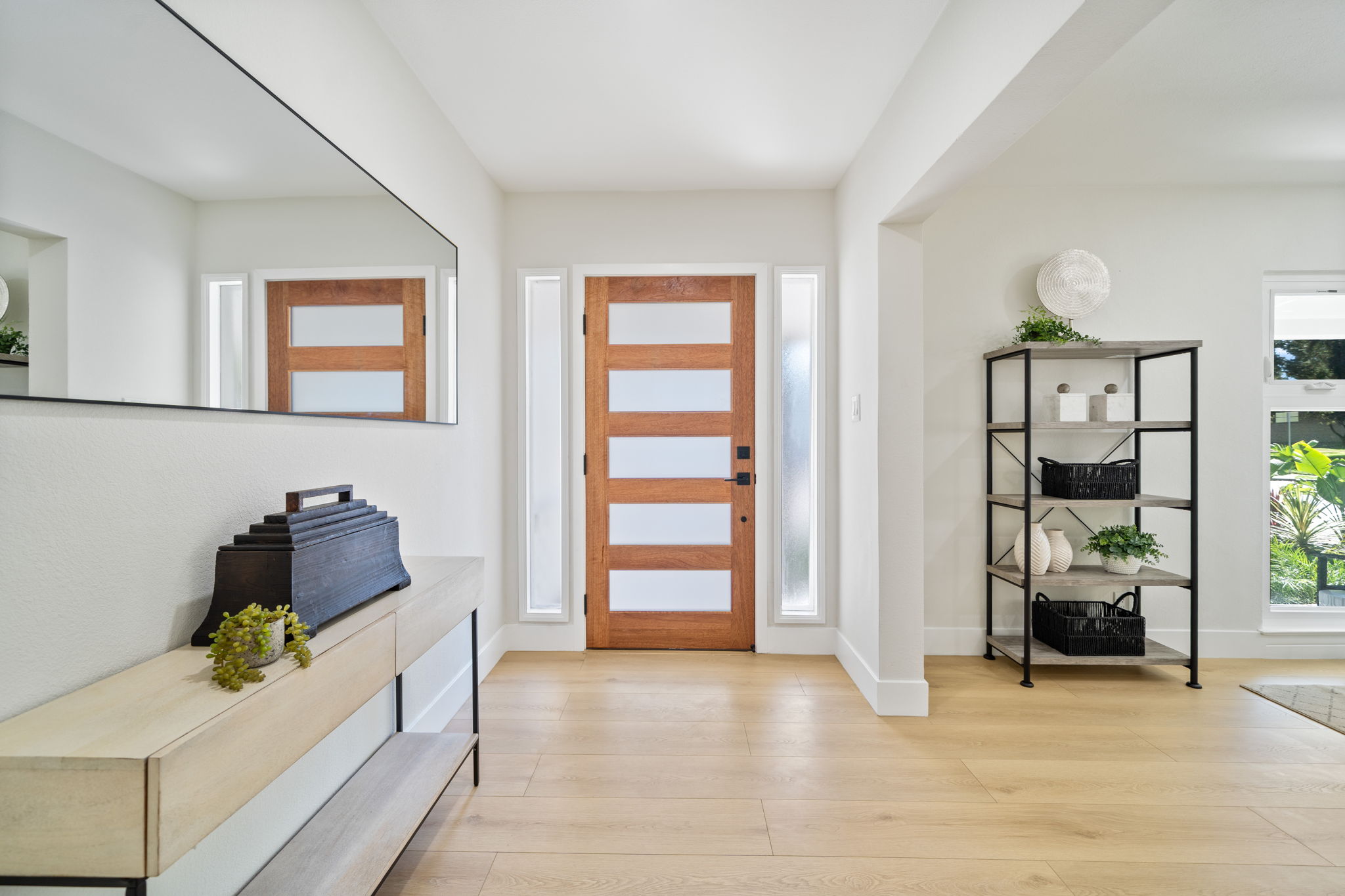 Living Room - Image 1