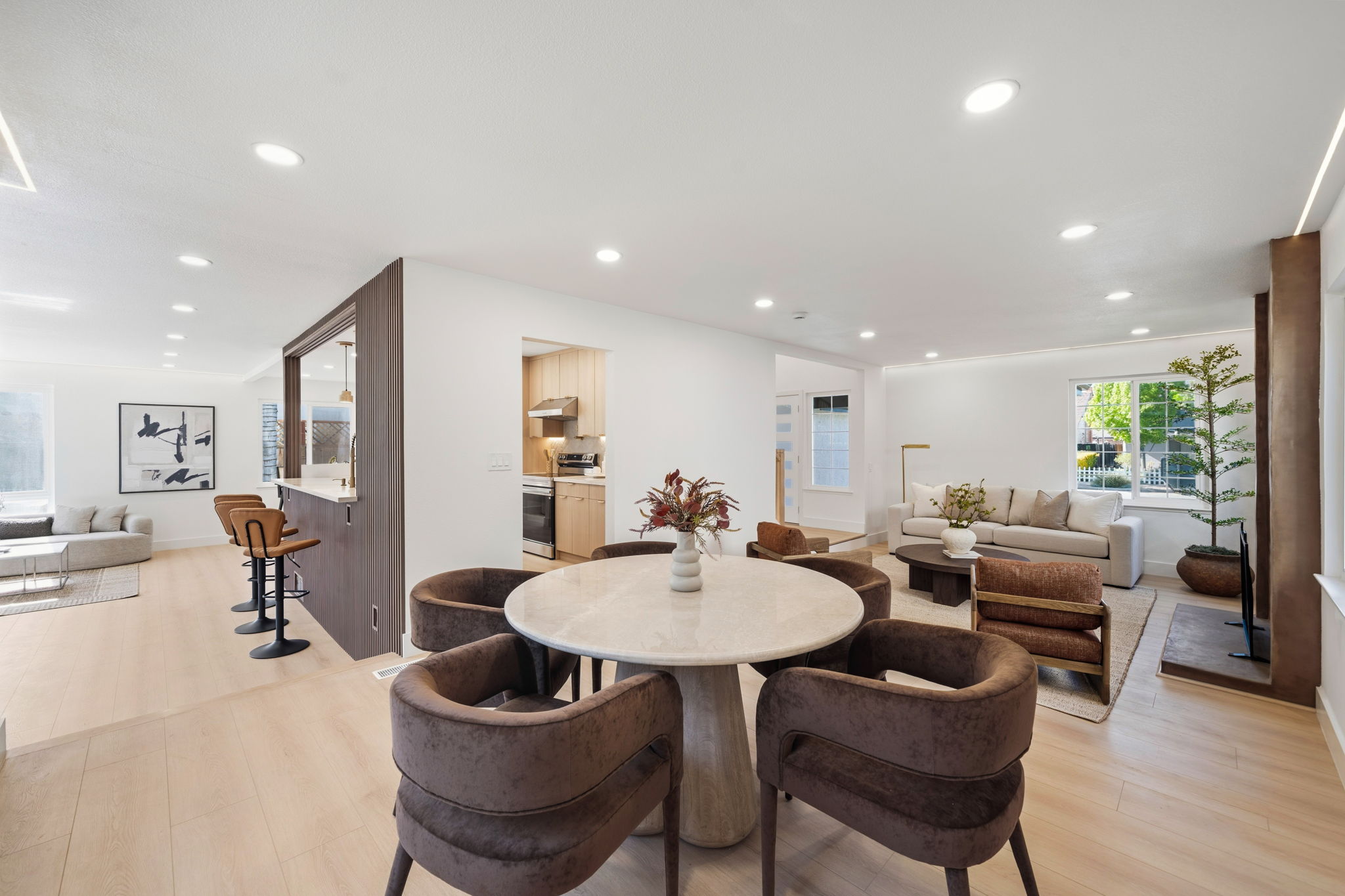 Dining Room - Image 1