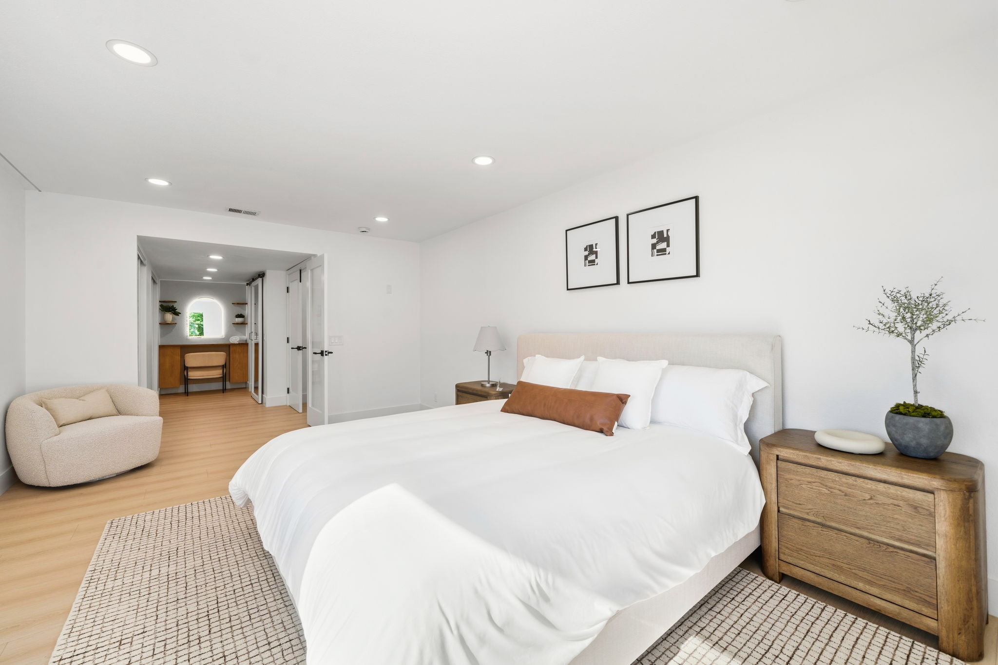 Primary Suite - Image 1