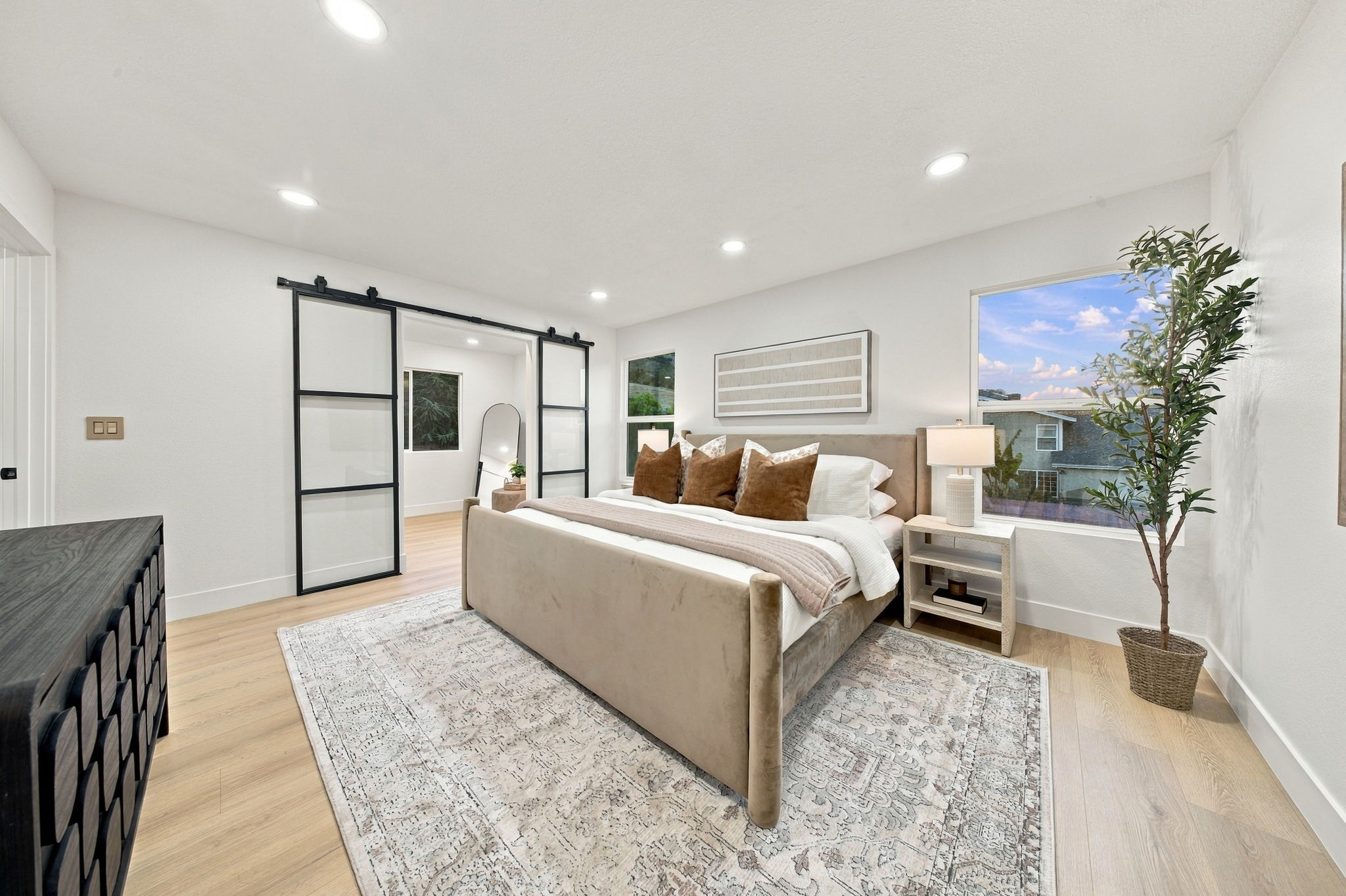 Primary Suite - Image 1